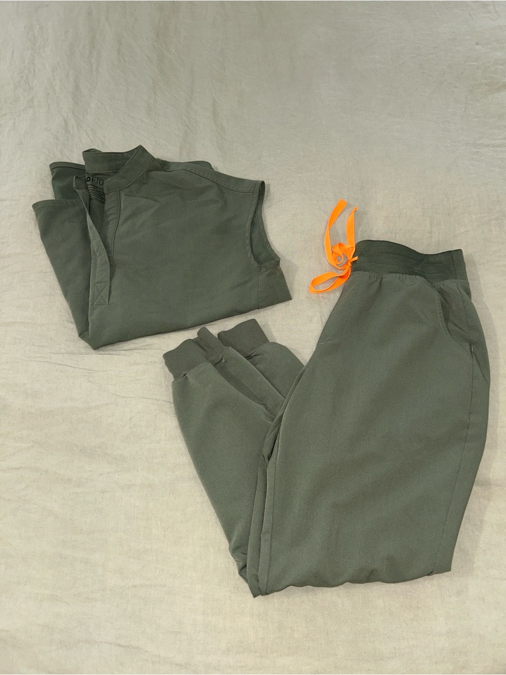 Figs scrub set